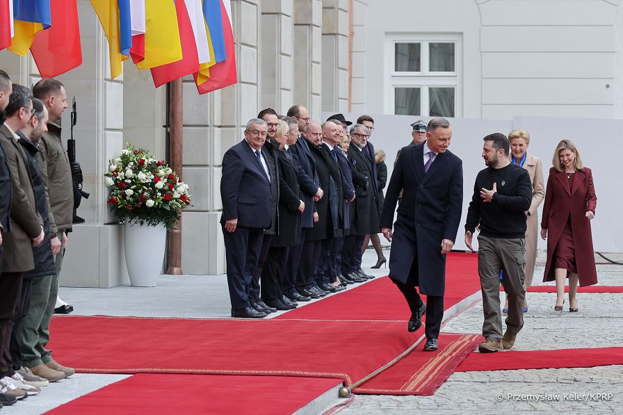 04__Andrzej_Agata_Duda_Wolodymyr_Zelenski_powitanie_20230405_PK2_9785.jpg