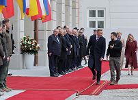 04__Andrzej_Agata_Duda_Wolodymyr_Zelenski_powitanie_20230405_PK2_9785.jpg