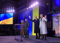 34__Andrzej_Agata_Duda_Wolodymyr_przemowienie-Zamek_Krolewski_20230405_GJA_7184.jpg