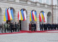 002 01__Andrzej_Agata_Duda_Wolodymyr_Zelenski_powitanie_20230405_PK2_9856.JPG
