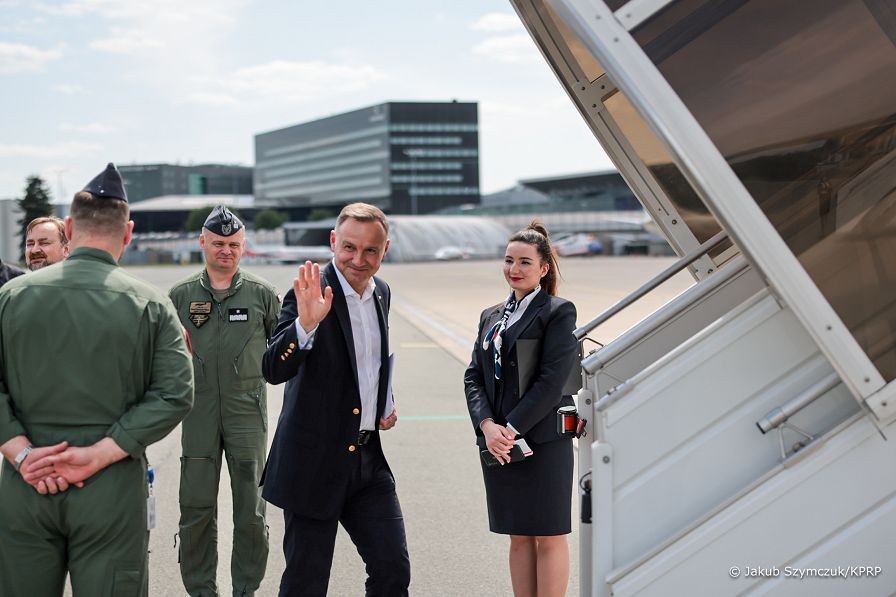 001_20230523_Andrzej_Duda_Wylot_Londyn_JS__1194.jpg