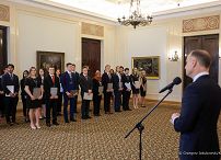 005_20230526_PAD_Spotkanie_uczestnicy_Stazu_Prezydenckiego_GJA_8913.jpg