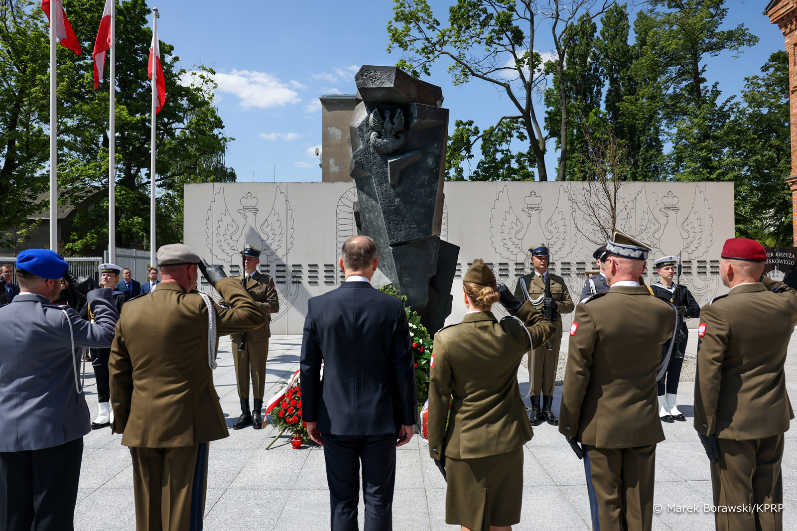 003_20230529_Andrzej_Duda_Pomnik_Zolnierzy_Poleglych_Misjach_Operacjach_Wojskowych_Poza_Granicami_Panstwa_MB1_7606.jpg [1.37 MB]