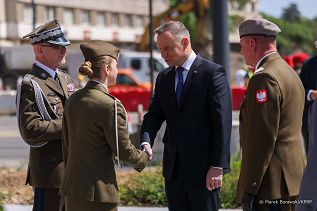 004_20230529_Andrzej_Duda_Pomnik_Zolnierzy_Poleglych_Misjach_Operacjach_Wojskowych_Poza_Granicami_Panstwa_MB2_0315.jpg