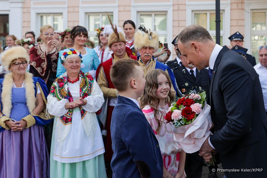 22_Andrzej_Duda_spotkanie_mieszkancy_20230529_PK1_0331.jpg