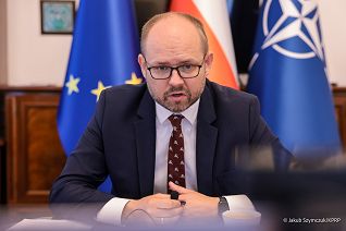 03_Minister_Marcin_Przydacz_wideokonferencja_20230530_JS__3927.jpg