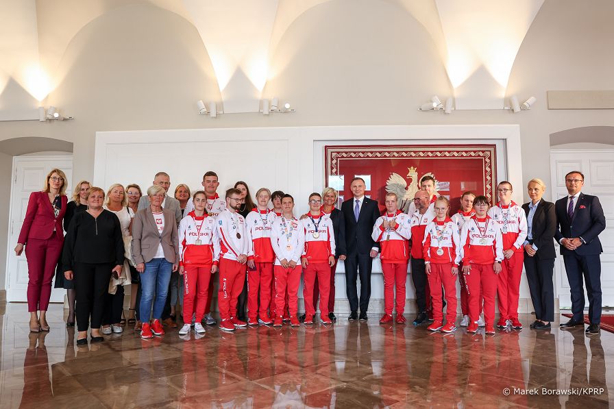 005_20230614_Andrzej_Duda_Podopieczni_Fundacji_Handicap_MB1_4335.jpg