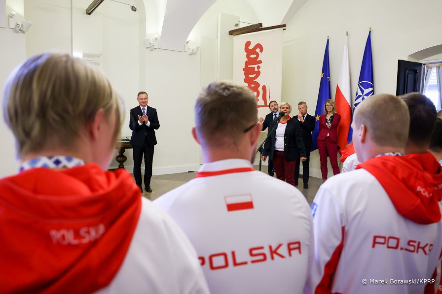 002_20230614_Andrzej_Duda_Podopieczni_Fundacji_Handicap_MB1_4240.jpg