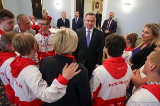 009_20230614_Andrzej_Duda_Podopieczni_Fundacji_Handicap_MB1_4808.jpg