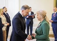002_20230615_Andrzej_Duda_Odznaczenia_Polfa_Tarchomin_JSZ_0196.jpg