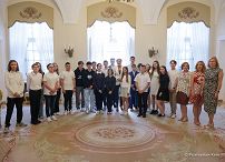04_spotkanie_Agaty_Kornhauser_Dudy_z_ uczniami_Szkoly_Podstawowej_20230616_PK1_1388.jpg