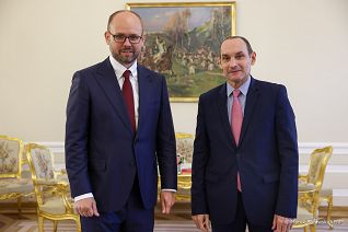 002_20230619_Marcin_Przydacz_Spotkanie_Ambasador_Francji_MB1_6811.jpg