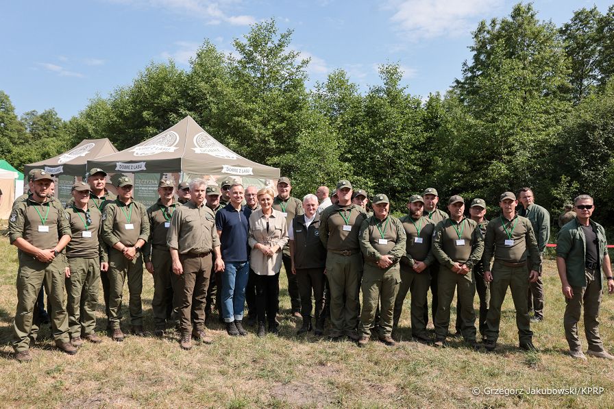 23_Para_Prezydencka_akcja_SprzątaMY20230620GJB_9882.jpg