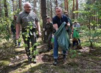03_Para_Prezydencka_akcja_SprzataMY20230620GJB_9530.jpg
