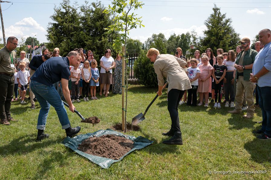 11_Para_Prezydencka_akcja_SprzataMY20230620GJB_9220.jpg