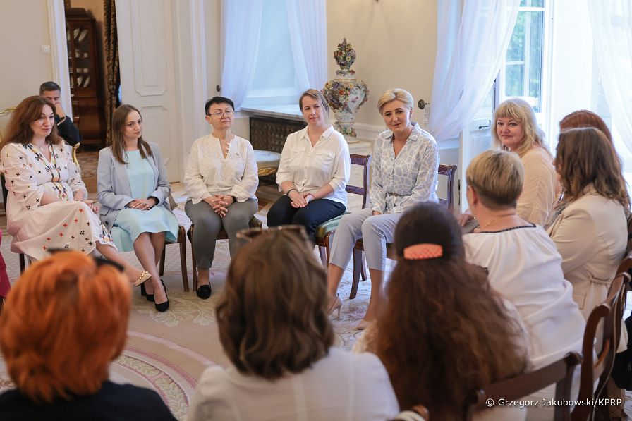 07_Agata_Kornhauser_Duda_z_ukrainskimi_ specjalistami_ ds_zdrowia_20230621_GJB_0337.jpg