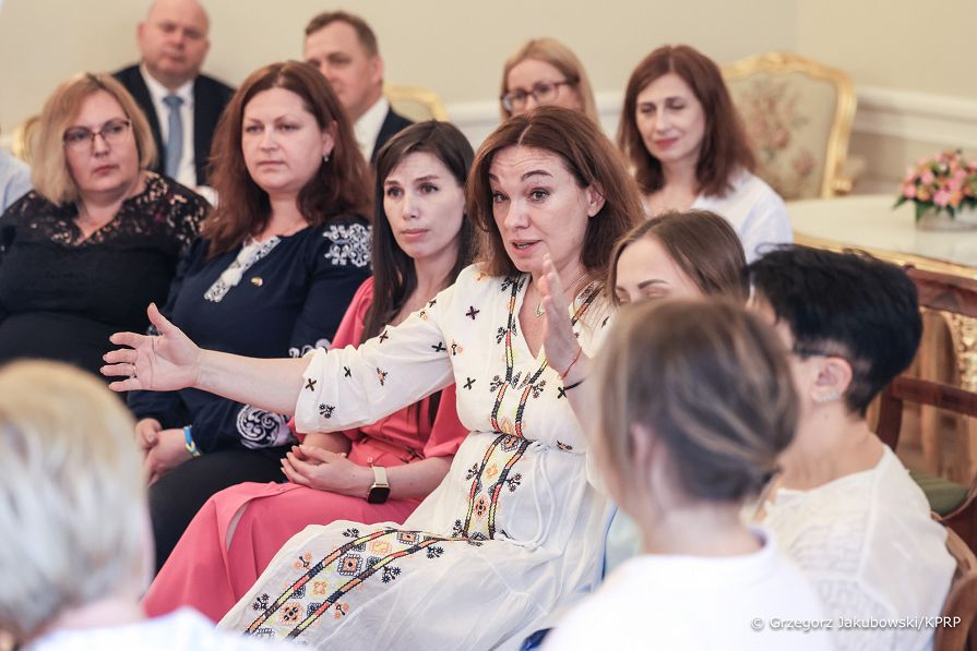 05_Agata_Kornhauser_Duda_z_ukrainskimi_ specjalistami_ ds_zdrowia_20230621_GJA_2654.jpg