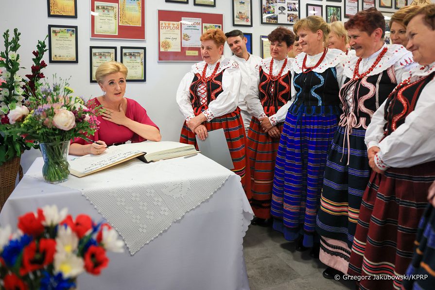 16_Agata_Kornhauser_Duda_Koło_Gospodyń_ Wiejskich_Zagrody_20230626_GJA_5417.jpg