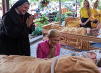 08_Agata_Kornhauser_Duda_hospicjum_ks_Michala_Sopocki_20230711_GJB_6850.jpg