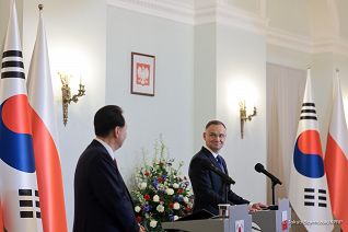 27_Andrzej_Duda_Yoon_Suk_yeol_Prezydent_Korei_konferencja_20230713_JS__1679_.jpg