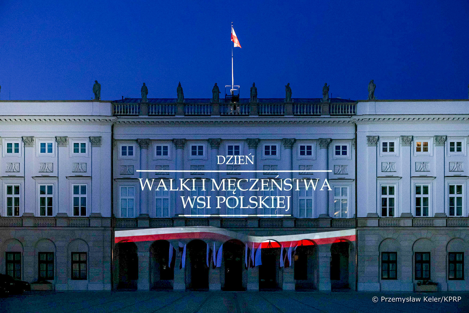 01_kprp_iluminacja_palac_dzien_walki_i_meczenstwa_wsi_polskiej_20230712_PK1_5329.jpg [1.15 MB]
