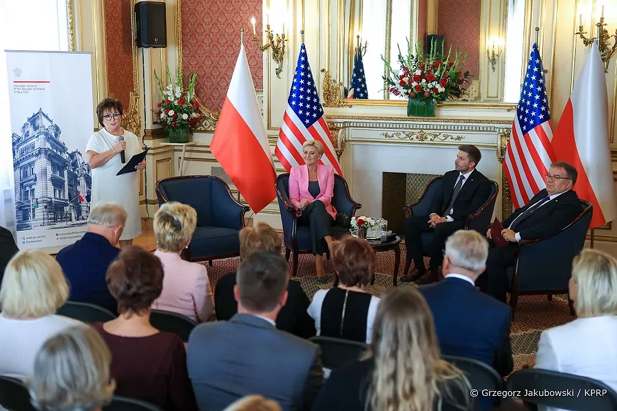 ny. szkoly wspierajace ukr.webp [88.71 KB]