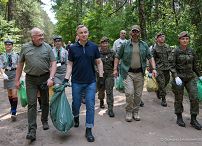 035_04_Para_Prezydencka_akcja_SprzataMY20230620GJB_9548.jpg