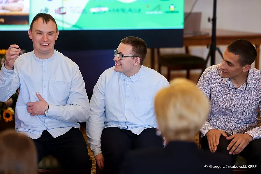 chodz poznaj mój świat.webp [54.83 KB]