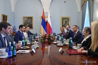 03_Andrzej_Duda_spotkanie_Przewodniczący_ Zgromadzenia_Narodowego_Republiki_Armenii_20230704_JSZ_3150.jpg