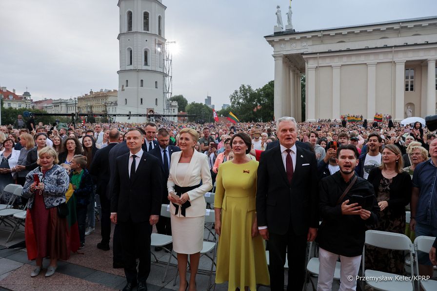 33__Andrzej_Agata_Duda_hymn_Litwy_Wilno_20230706_PK1_1303.jpg