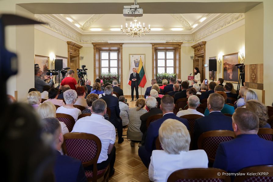 13__Andrzej_Agata_Duda_spotkanie_Polacy_Wilno_20230706_PK1_0331.jpg