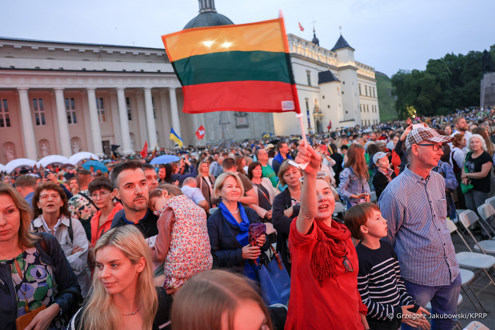 32__Andrzej_Agata_Duda_hymn_Litwy_Wilno_20230706_GJA_3909.jpg [815.07 KB]