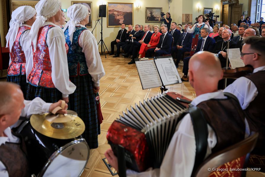 15__Andrzej_Agata_Duda_spotkanie_Polacy_Wilno_20230706_GJA_3507.jpg