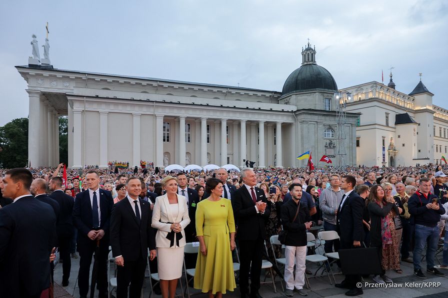 35__Andrzej_Agata_Duda_hymn_Litwy_Wilno_20230706_PK1_1381.jpg