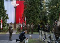 002_Andrzej_Duda_Pomnik_Poleglym_1920_20230814_JSZ_9101.jpg