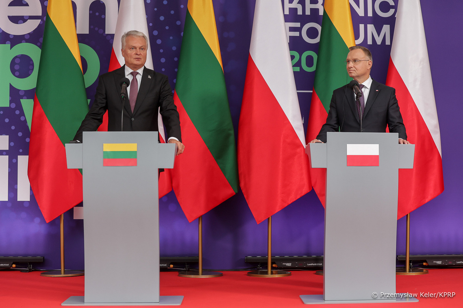 35_Andrzej_Duda_Gitanas_Nauseda__konferencja_Krynica_Forum_20230914_PK2_5146.jpg [442.36 KB]