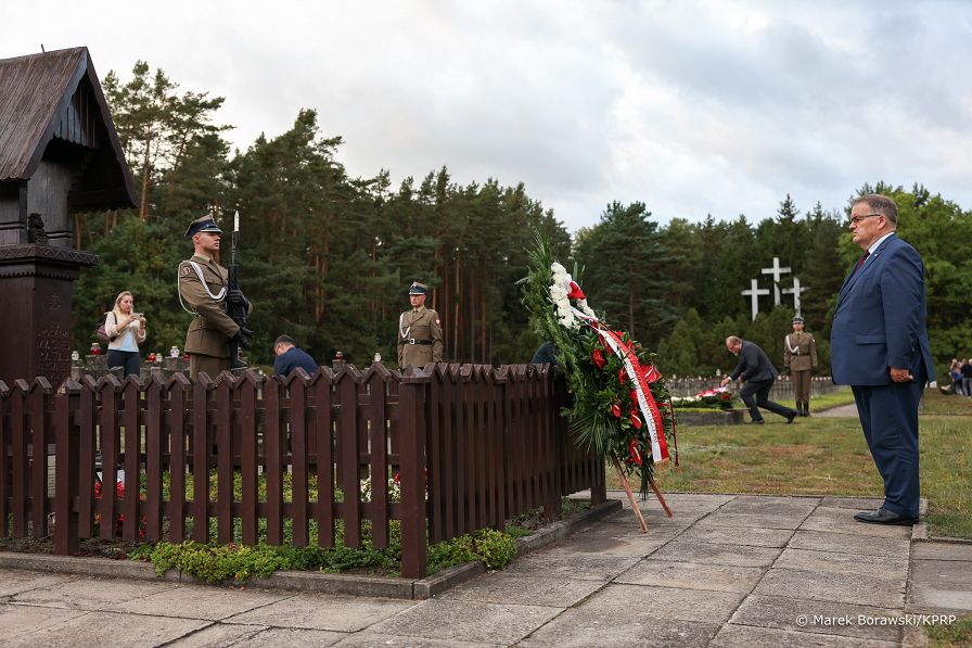 09_Andrzej_Dera_Cmentarz_Palmiry_20230914_MB1_4352.jpg