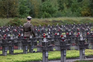 01_Andrzej_Dera_Cmentarz_Palmiry_20230914_MB2_3842.jpg