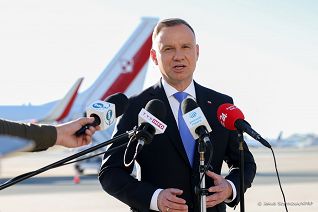 02_Andrzej_Duda_briefing_lotnisko_20230916_JSZ_4386.jpg