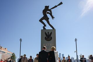 03_Andrzej_Duda_Pomnik_Katynski_Nowy_Jork_20230917_JSZ_4612.jpg