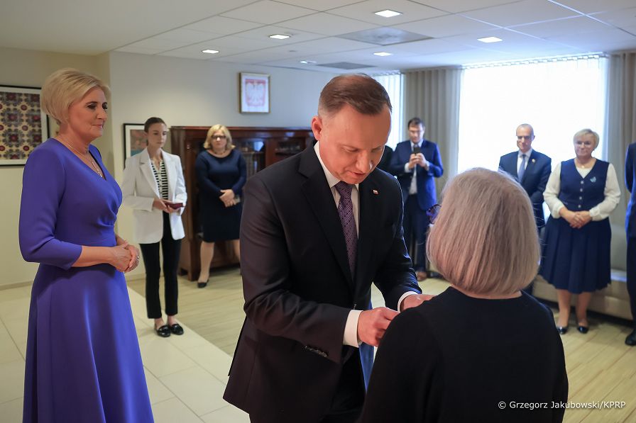 02_Andrzej_Duda_Odznaczenie_Stanlee_Joyce_Stahl_20230920_GJA_0709.jpg