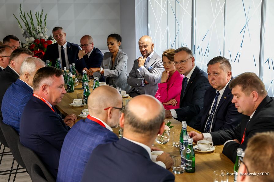 009_Prezydent_Andrzej_Duda_Kongres_Odbudowy_Ukrainy_20230922_MB1_6707.jpg