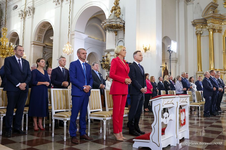 01_Para_Prezydencka_Dozynki_Prezydenckie_Msza_20230924_MB1_0071.jpg