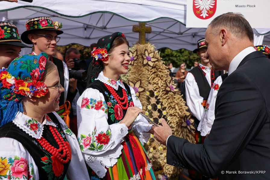 09_Para_Prezydencka_Dozynki_Prezydenckie_20230924_MB1_0375.jpg
