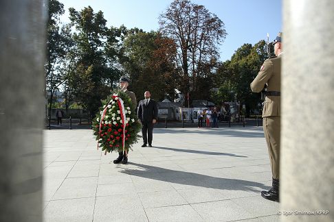 01_Jacek_Siewiera_zlozenia_wienca_Polskie_Panstwo_Podziemne_20230927_SMB_6339.jpg