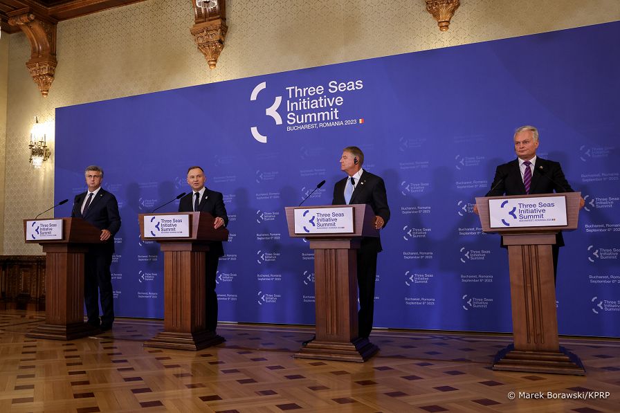 18_Andrzej_Duda_Salon_Bukareszt_Szczyt_Panstw_Trojmorza_20230906_MB1_0182.jpg