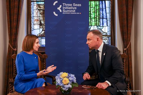 10_Andrzej_Duda_Salon_Bukareszt_Szczyt_Panstw_Trojmorza_20230906_MB1_9631.jpg