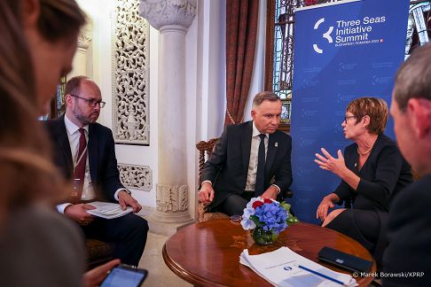 12_Andrzej_Duda_Salon_Bukareszt_Szczyt_Panstw_Trojmorza_20230906_MB1_9924.jpg