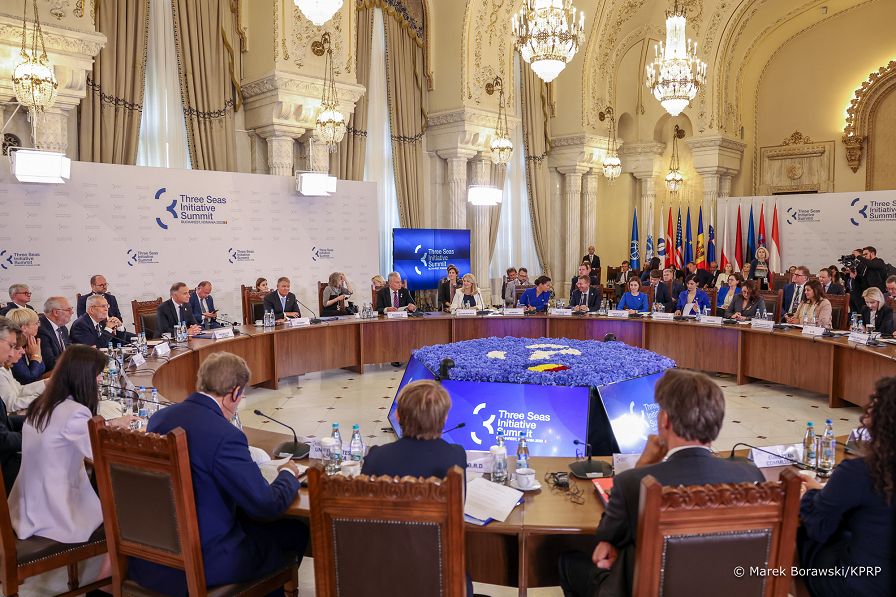 02_Andrzej_Duda_Salon_Bukareszt_Szczyt_Panstw_Trojmorza_20230906_MB1_9456.jpg