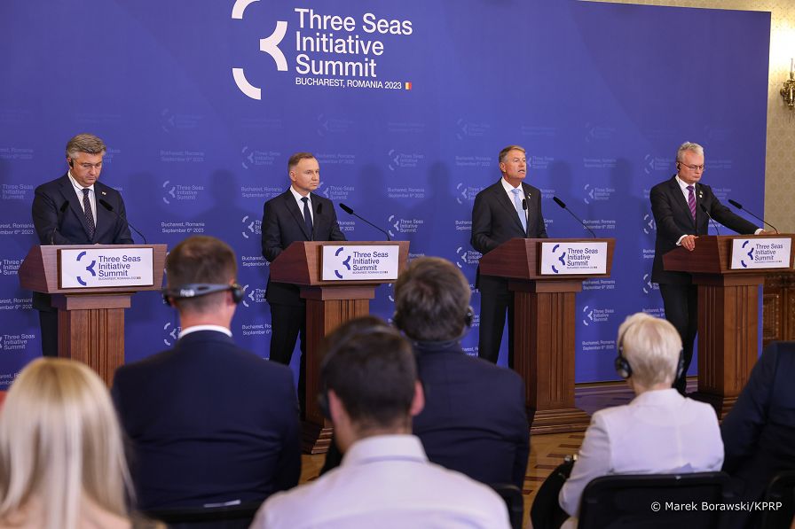 15_Andrzej_Duda_Salon_Bukareszt_Szczyt_Panstw_Trojmorza_20230906_MB1_0056.jpg